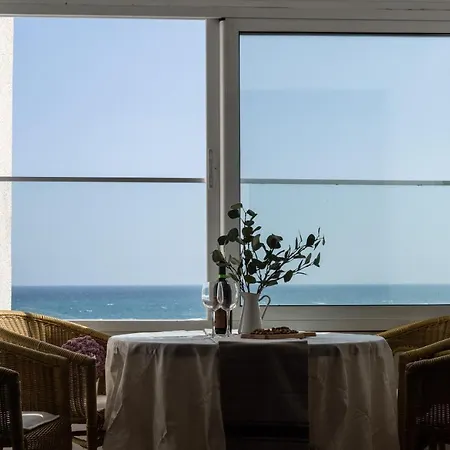 Seaview City Center 1br - * Larnaca