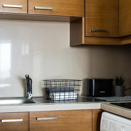 Seaview City Center 1br - * Larnaca