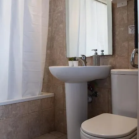 Seaview City Center 1br - Larnaca
